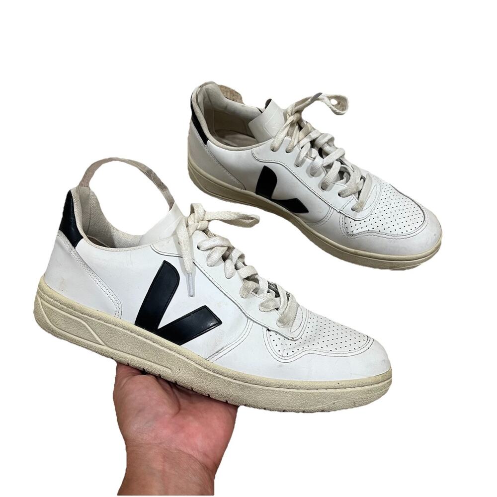 Veja V-10 Mens White Black Leather V Logo Lace Up Sneakers Size 41 US 8